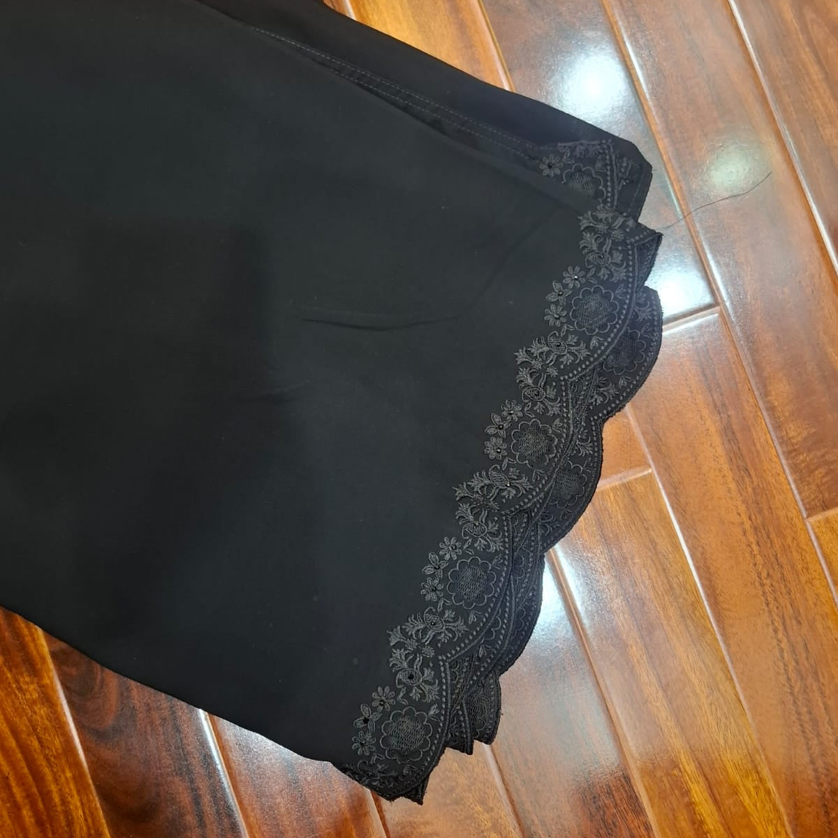 Icon Applique Lawn - Shawl