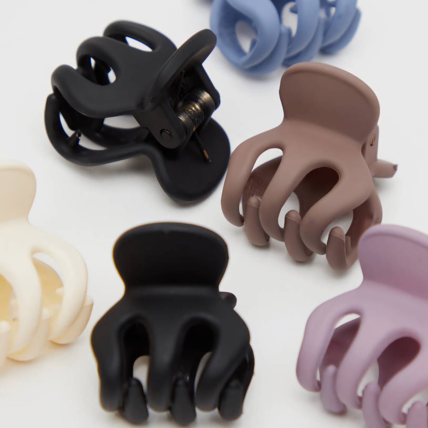 Solid Hair Clip With Cut - Hair