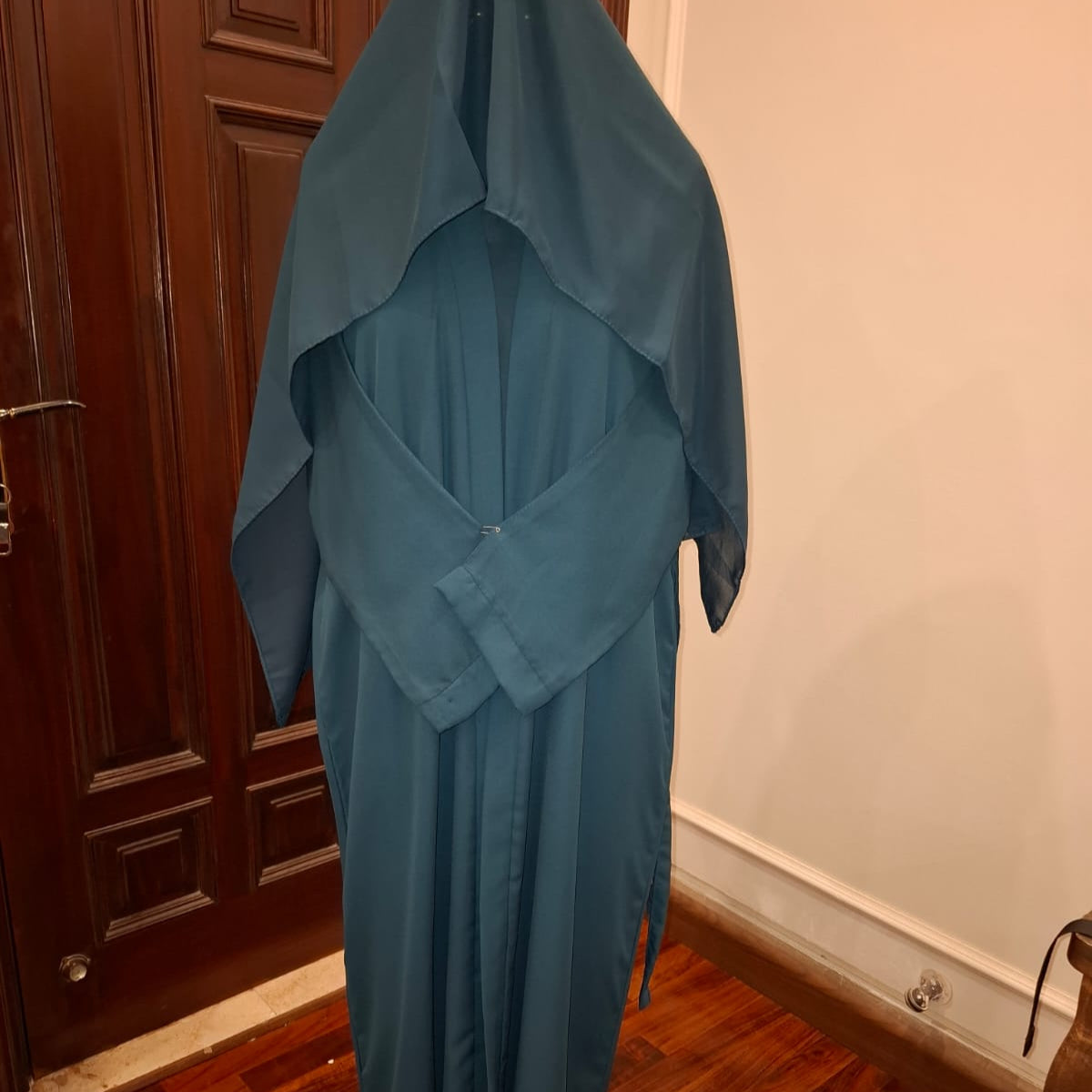 Zinc Plain Abaya